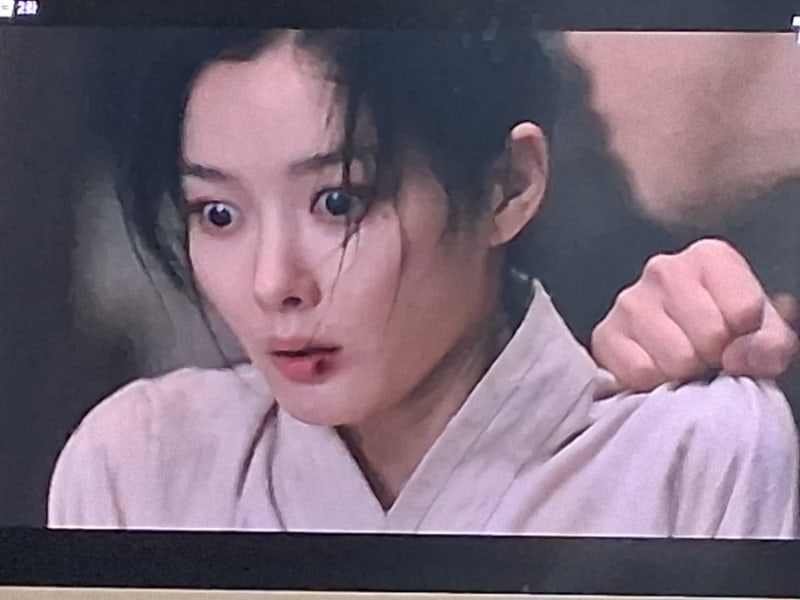 100일의 거짓말 김유정 박진영 총격전 끝 아찔한 재회