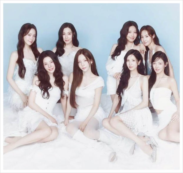 소녀시대 티파니 "변요한과 결혼하더니..." 완전체 모임서 포착된 충격의 손가락