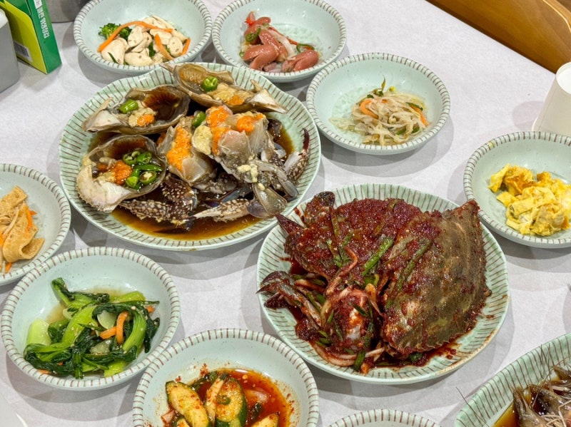 태안 딴뚝통나무집 게국지 간장게장 웨이팅 맛집