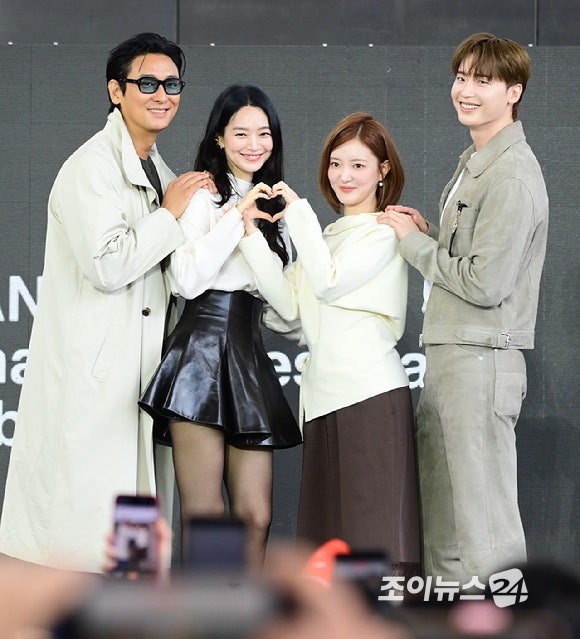 이종석 이세영, 훈훈한 투샷 비주얼, 부산국제영화제 현장서 포착된 그림 같은 조화