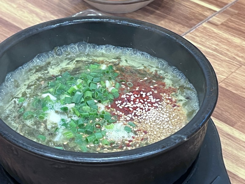 [제주]우진해장국 본관·별관 후기 | 공항 근처 아침식사 맛집, 고사리육개장 몸국 빈대떡 (영....