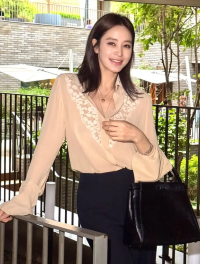"김혜수 56세 맞아?" 프로필부터 결혼 가족 대표작 패션 근황까지
