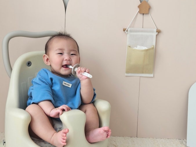 더트웰브 베이비칫솔 아기칫솔, 아랫니 2개 난 6개월 아기 첫 칫솔