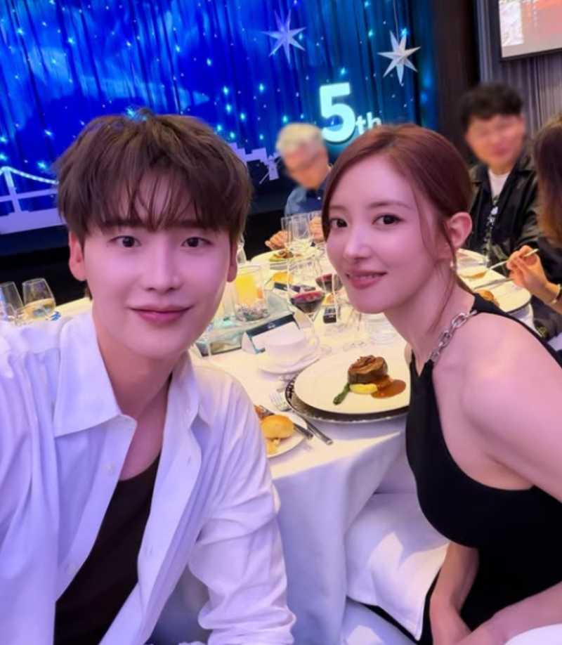 이종석 이세영 초근접 투샷, 얼굴 맞대고 웃는 두 사람…부산에서 무슨 일이?
