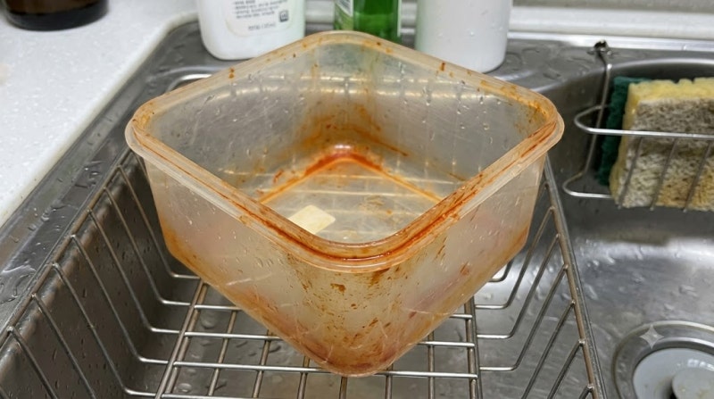 반찬통 냄새 붉은 물 제거, 새것 만드는 '이것'의 비밀