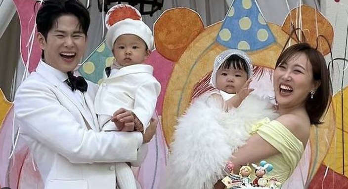 카메라만 45명? <b>손민수</b>임라라 <b>쌍둥이 돌잔치</b>, 유난일까 감사일까