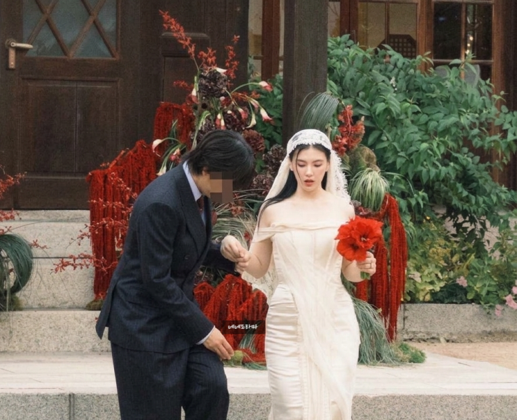 비공개 <b>깜짝 결혼</b> <b>김용지</b> 딸 혼전임신 겹경사 훈남 남편 정체도 떴....