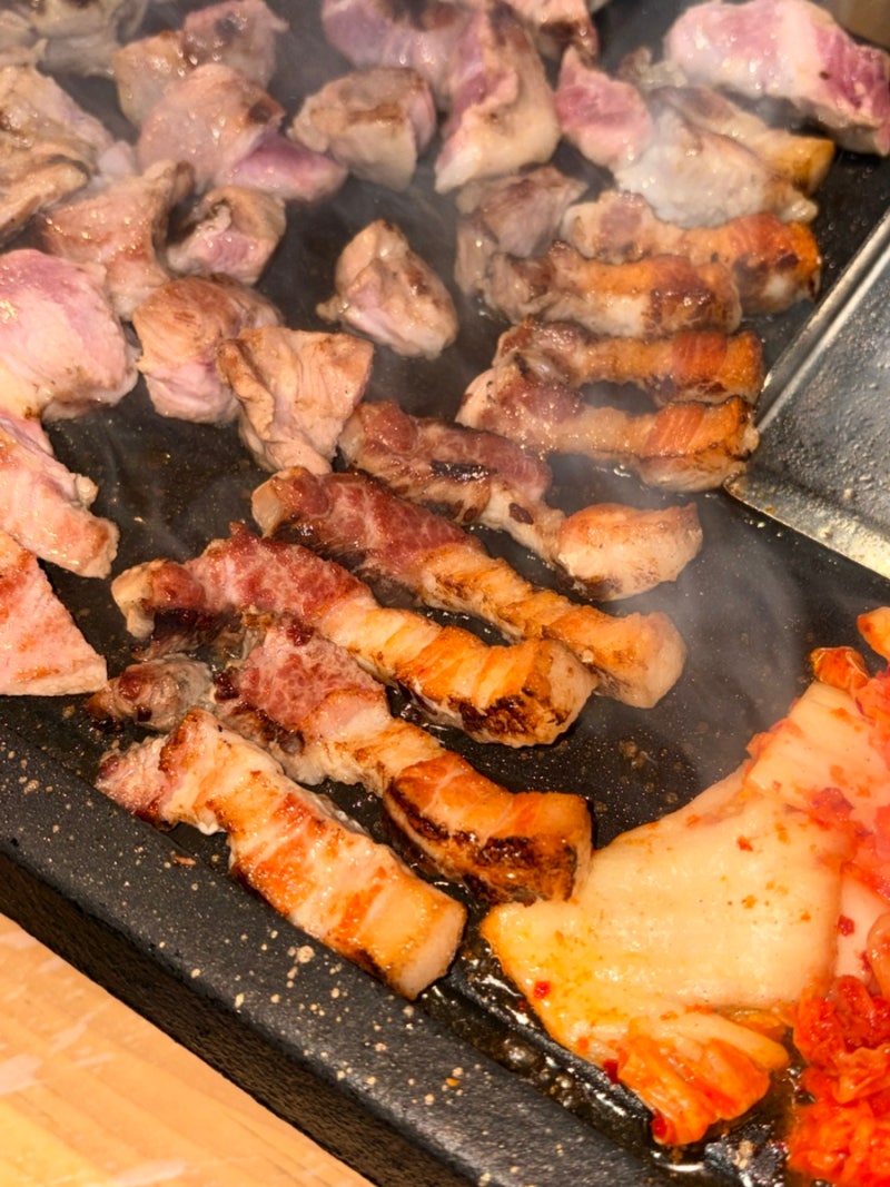 대전 대흥동 삼겹살 맛집 구워주는 고깃집은 하남돼지집 대전대흥동점으로