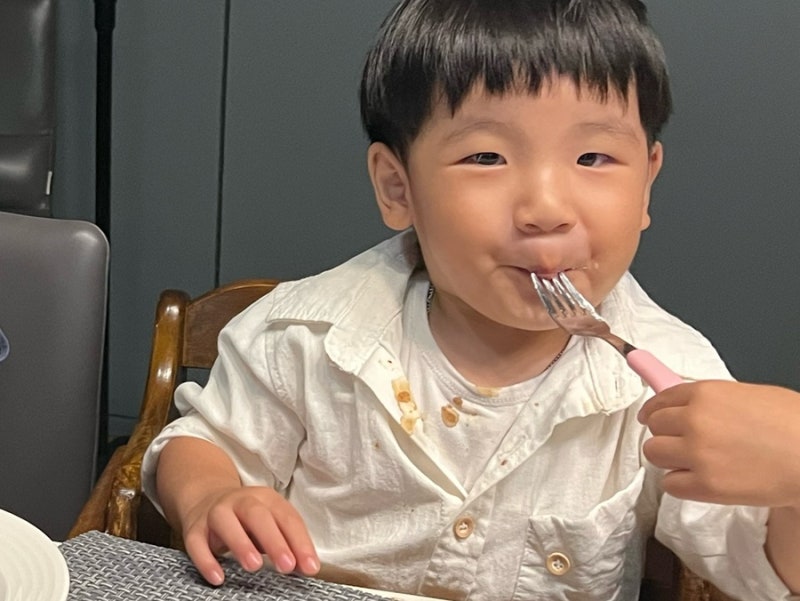 흰옷 얼룩제거 짜장면 짬뽕 국물부터 누런 목때까지 세탁방법