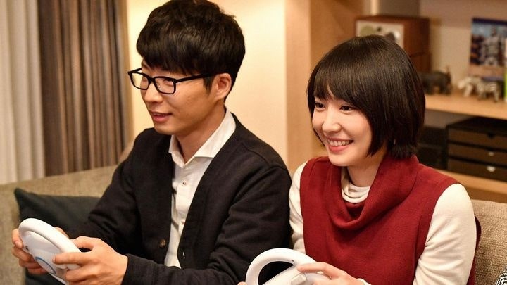 호시노 겐·아라가키 유이 부부, 결혼 5년 만에 첫아이 품에 안았다