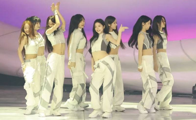 보아,제시카,설리 다 있다? 3년 만에 돌아온 이수만이 만든 걸그룹