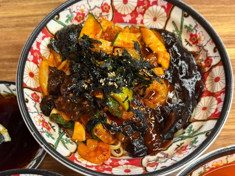 강릉역 주변 중국집 짜장면과 중화비빔면 현지인 맛집인 짬뽕뽕직화짬뽕 강릉본점