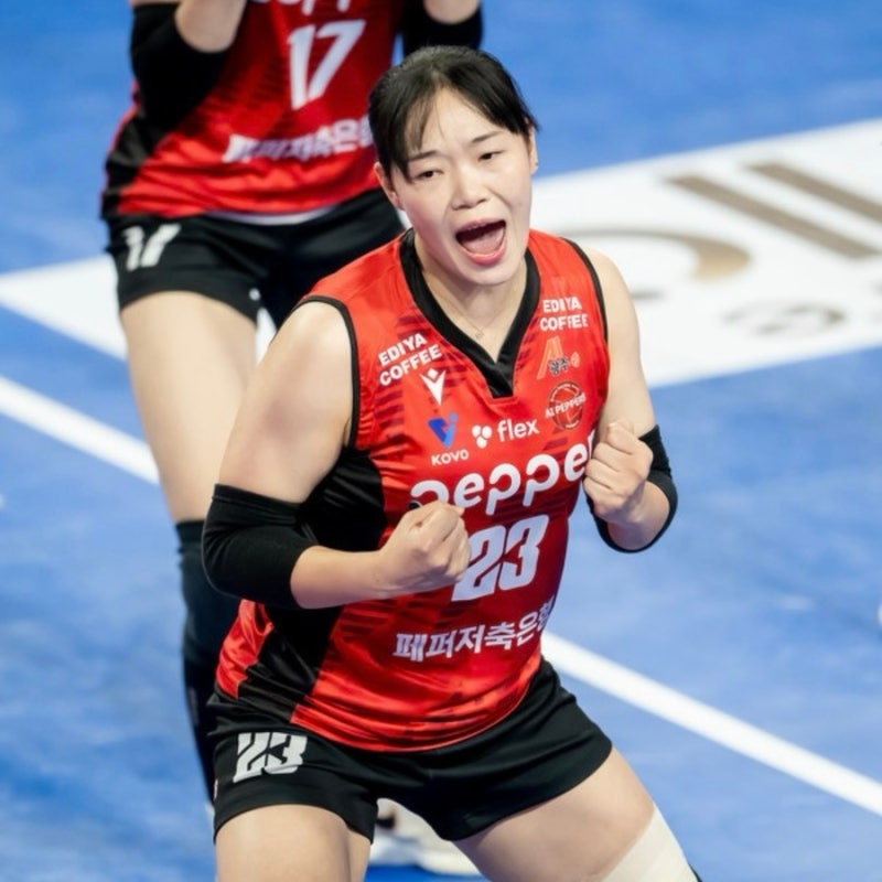김연경 곁을 떠난 뒤 무릎 부상까지…이원정이 새 팀 첫 주전으로 돌아온다