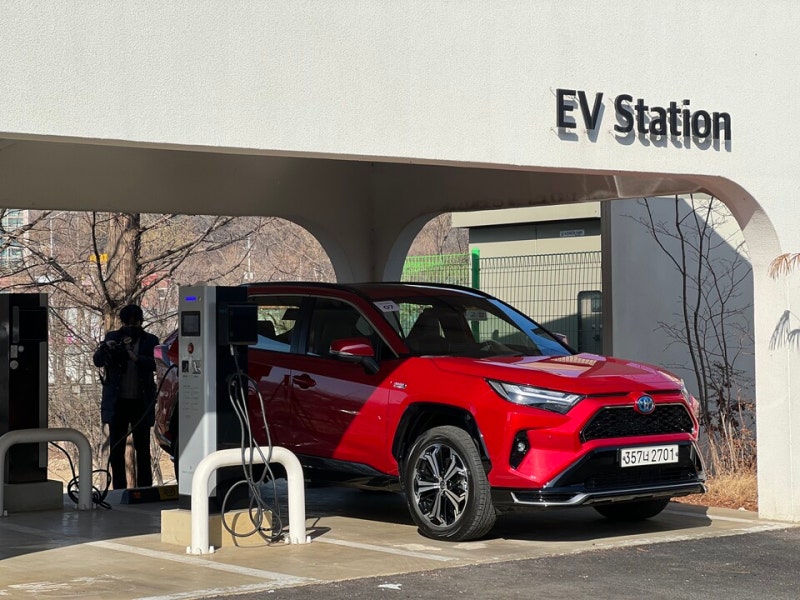 도요타 라브4 6세대 PHEV 하이브리드 GR SPORT 차이 총정리
