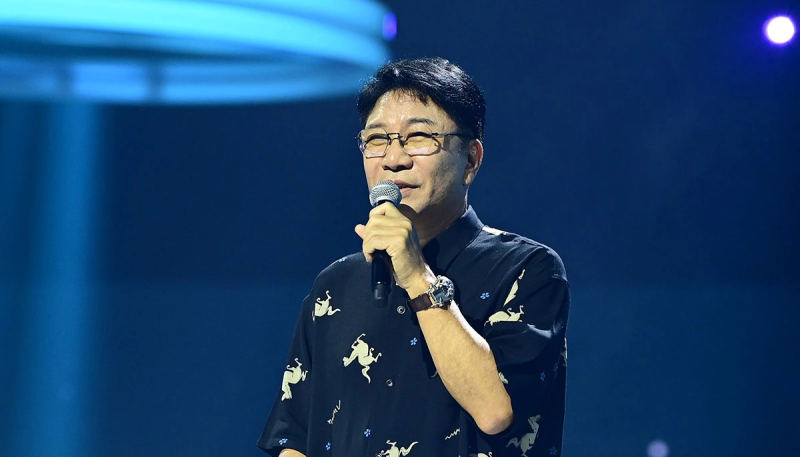 "에프엑스에 샤이니까지 다 떠오른다" K팝 팬들을 완전히 들썩이게 만든 '이수만표 신인'