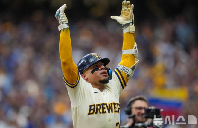 [MLB]"충격적인 결과..." 밀워키 NLCS 2연승 달려, 지난해 WS MVP 야마모토 무너뜨린 결정적 비결은....