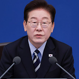 이재명 대통령 "국익 지켜지는 외교 해야… 굴종·사대적 태도 지양" 국무회의 핵심 메시지 ....