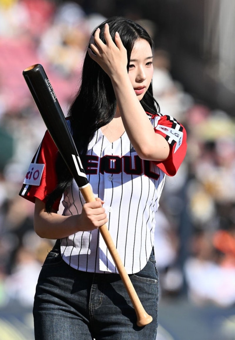 [KBO] LG 승리요정 김채연, WC 1차전서도 등판! ⚾✨