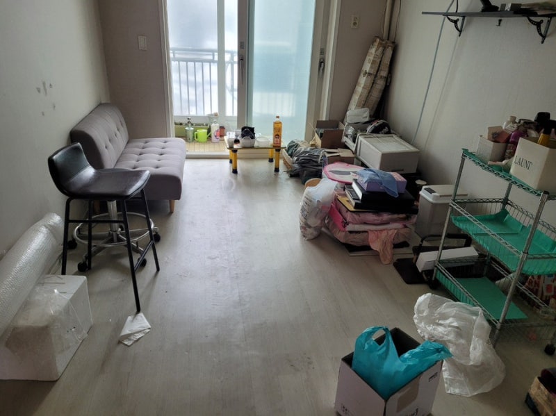 강동구 명일동 폐기물 처리, 침대부터 베란다 짐까지 집 안 곳곳 쌓인 생활폐기물 정리