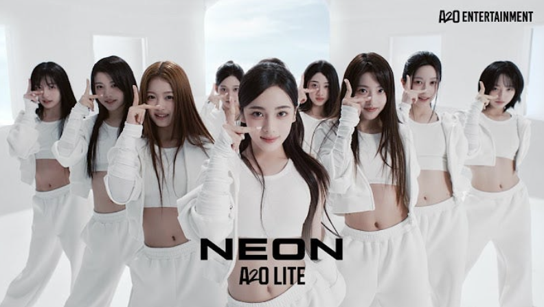 이수만 신인 그룹 A2O LITE 데뷔, 멤버 9명·신곡 NEON까지 확인해보니