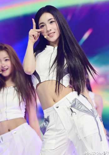 "이수만 할배 일냈네" 뉴진스 데뷔보다 더 충격적인.. 신인 걸그룹 A2O LITE