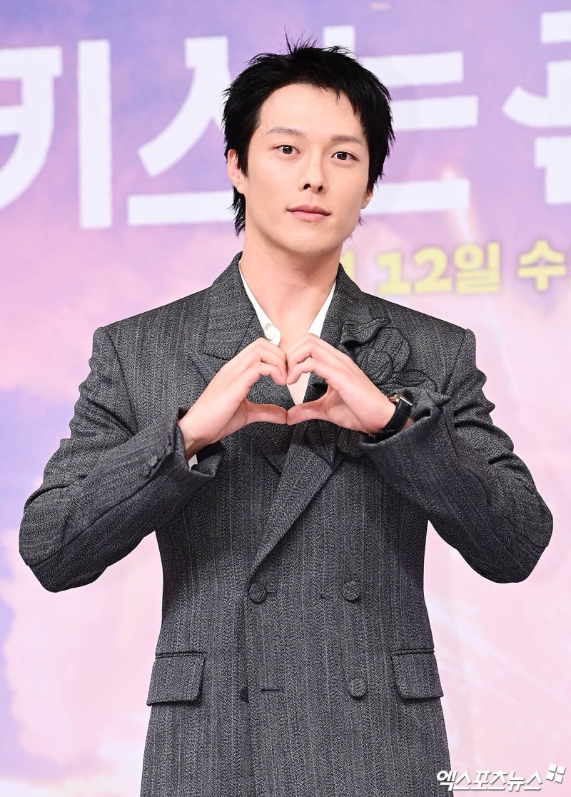 장기용, 무라카미 류 원작 한일 합작 드라마 '반도에서 나가라' 출연 검토