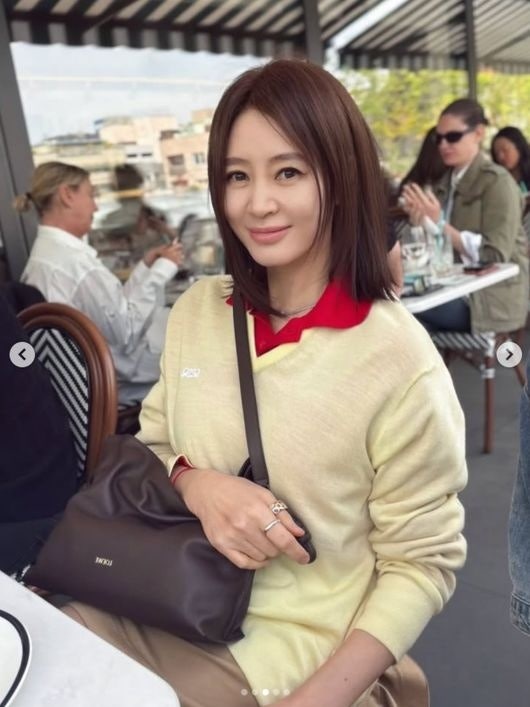김혜수, 이탈리아 여행 중 선보인 극과 극 패션과 압도적 분위기
