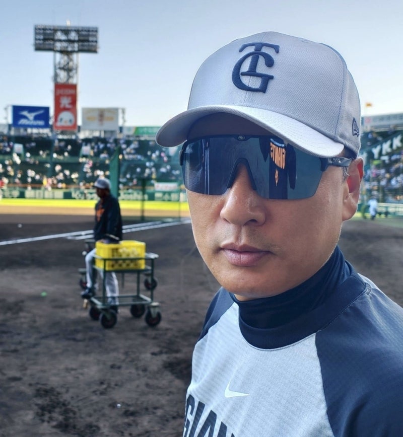 이승엽 홈런왕의 일본 1년, 두산 이승엽 감독에서 이승엽 요미우리 합류 뒤 2경기 2득점 탈락....