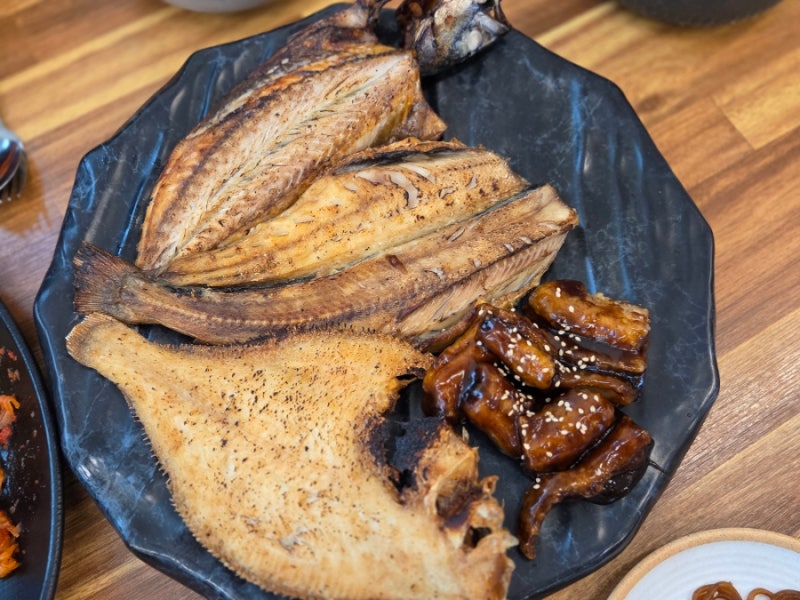 영종도 생선구이 맛집 을왕리꾸덕집 영종본점 주말 점심 후기
