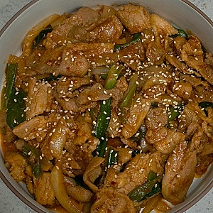 밥 두 공기 순삭! 실패 없는 매콤달달 제육볶음 레시피 ️｜돼지 앞다리살로 집에서 만들어....