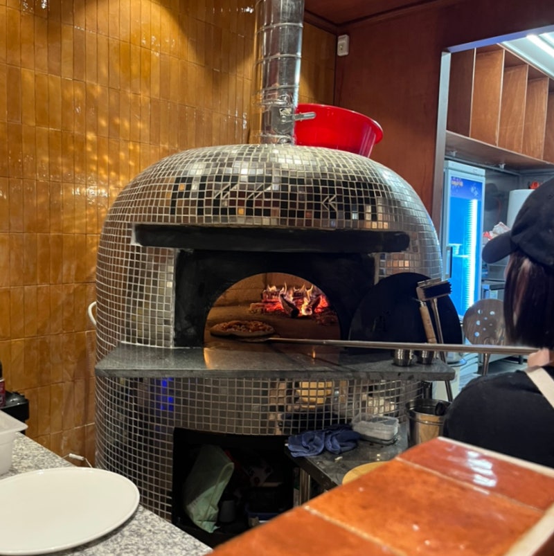 부천시청 분위기 좋은 화덕피자와 뚝배기 파스타 맛집 인브스키친 부천직영점