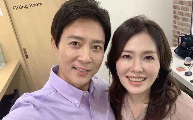 배우 최수종·하희라 부부가 전하는 삶의 온도: 30여 년을 지켜온 사랑과 가슴 먹먹한 가족 이....