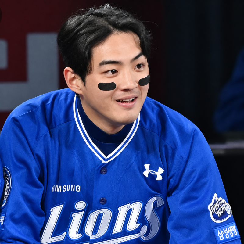 "돌아와도 수비는 못 한다?" 타율 1위 구자욱, 가을야구 복귀해도 벤치에 앉을 수밖에 없는 사....