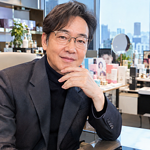 "혼자 점심 먹어.." 빵집 접더니 화장품 회사 차린 66세 정보석의 사무실 풍경