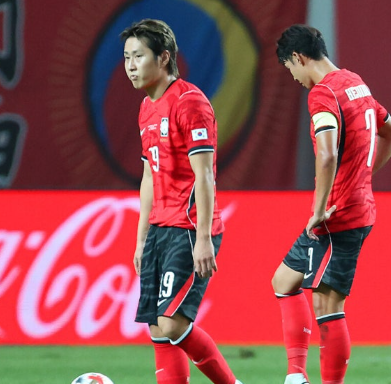 [축구/이슈] "손흥민 왕따 주동자?" 이강인 향한 선 넘은 가짜뉴스, 축구협회 '오피셜' 강경 대....