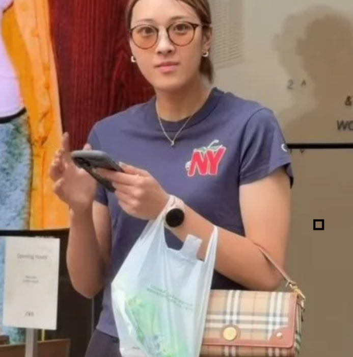 “얼마나 예쁘길래… 비닐봉지 든 영상 하나로 일본이 들썩” 알고 보니 여자배구 대표팀 에....
