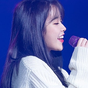 261014 아이유 크러쉬 신곡 '삐그덕' 피처링 참여, 10월 말 듀엣곡 발표 언급_ 콜라보 응원해