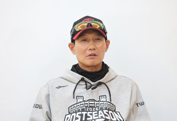 “두산을 이렇게 빨리 만날 줄은…” LG 염경엽 감독 한숨, 가을야구 첫판부터 곽빈이라는 벽....