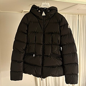 [Moncler] 패딩 뭐사지? (몽클레르 아보체 1사이즈)