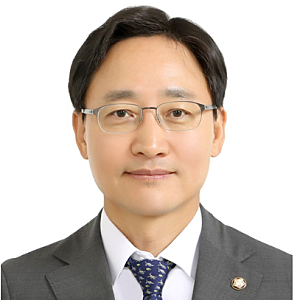 [속보] 이재명 대통령, 신임 비서실장에 임광현 국세청장 임명