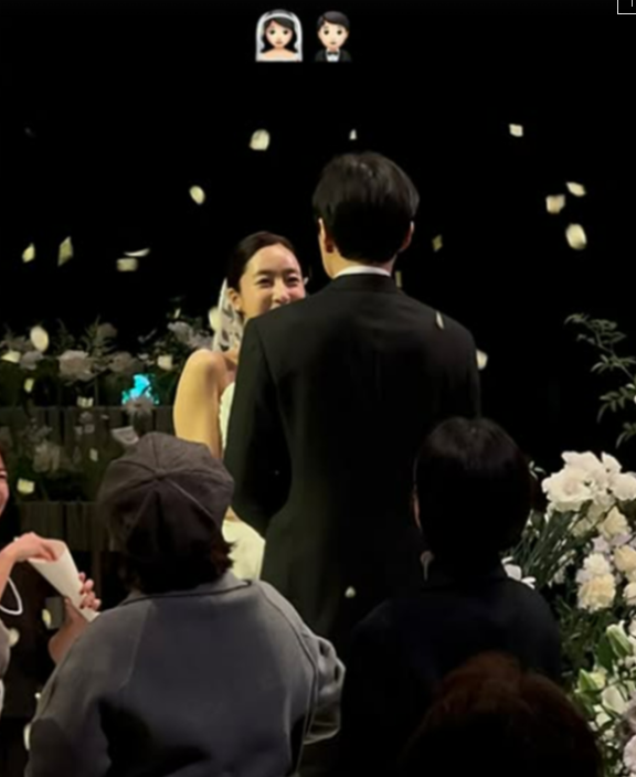 <b>함은정</b> 남편 <b>김병우 감독</b> 누구? 8살 나이 차이부터 <b>결혼식</b> 뒷이야기....