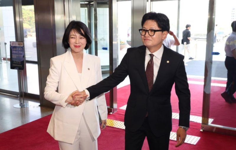 한동훈 딸 허위스펙 의혹 재점화…경찰 ‘새 사실 땐 재수사’, 배현진·민주당 정면 공방