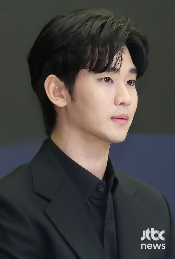 김수현 ‘아동복지법 위반’ 혐의없음 불송치, 재유포자까지 법적 책임 묻는다