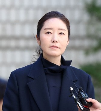 "<b>공천헌금</b> 1억 유죄" <b>강선우</b> 징역 2년 6개월 법정구속…권성동 2년과 ....