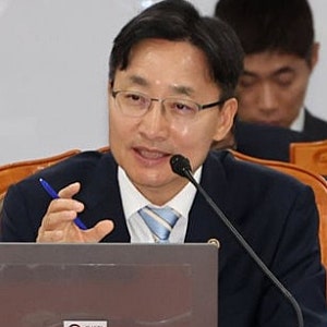 신임 청와대 비서실장에 임광현 국세청장 발탁