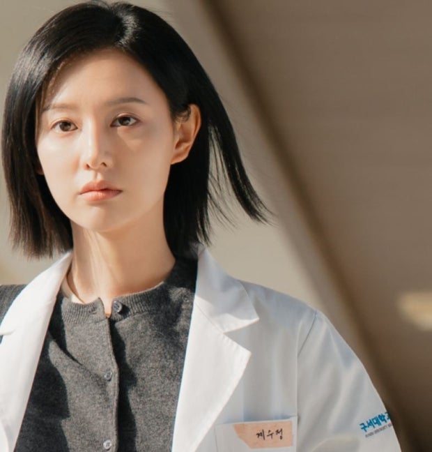 김지원 ‘닥터X’, 공개 3일 만에 넷플릭스 1위…이번엔 천재 의사
