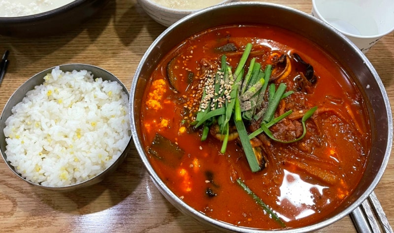 강릉 웨이팅 맛집 '강릉짬뽕순두부 동화가든 본점' 대기 없이 먹기