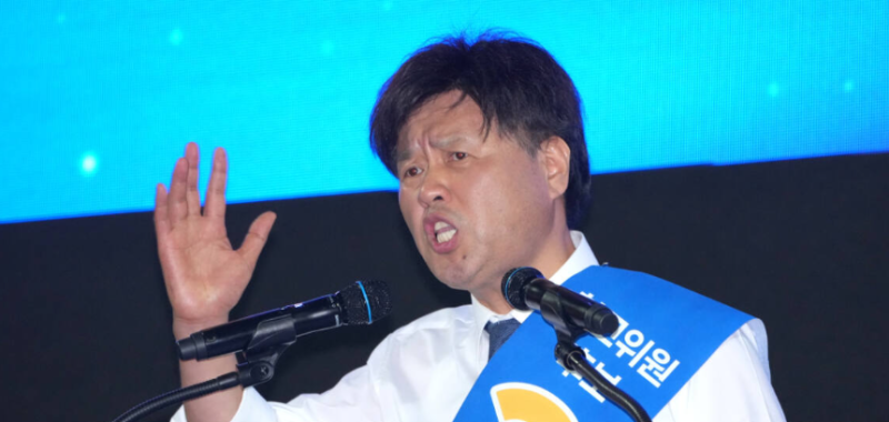 김용, 추미애 공개 비판..민주당 지지율 하락 책임론
