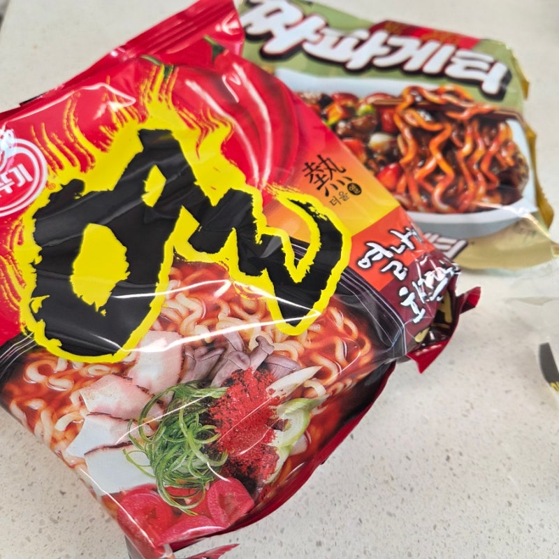 유통기한 한달 지난 라면 먹어도? 라면 버리는 방법까지