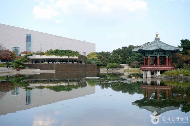 비가 와도 문제 없어요. 가을 나들이｜용산가족공원·국립중앙박물관 산책 코스